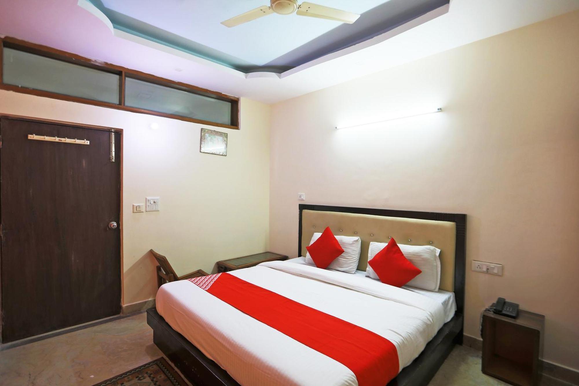 Hotel O Ashoka Inn Hotel Near Botanical Garden Нойда Экстерьер фото