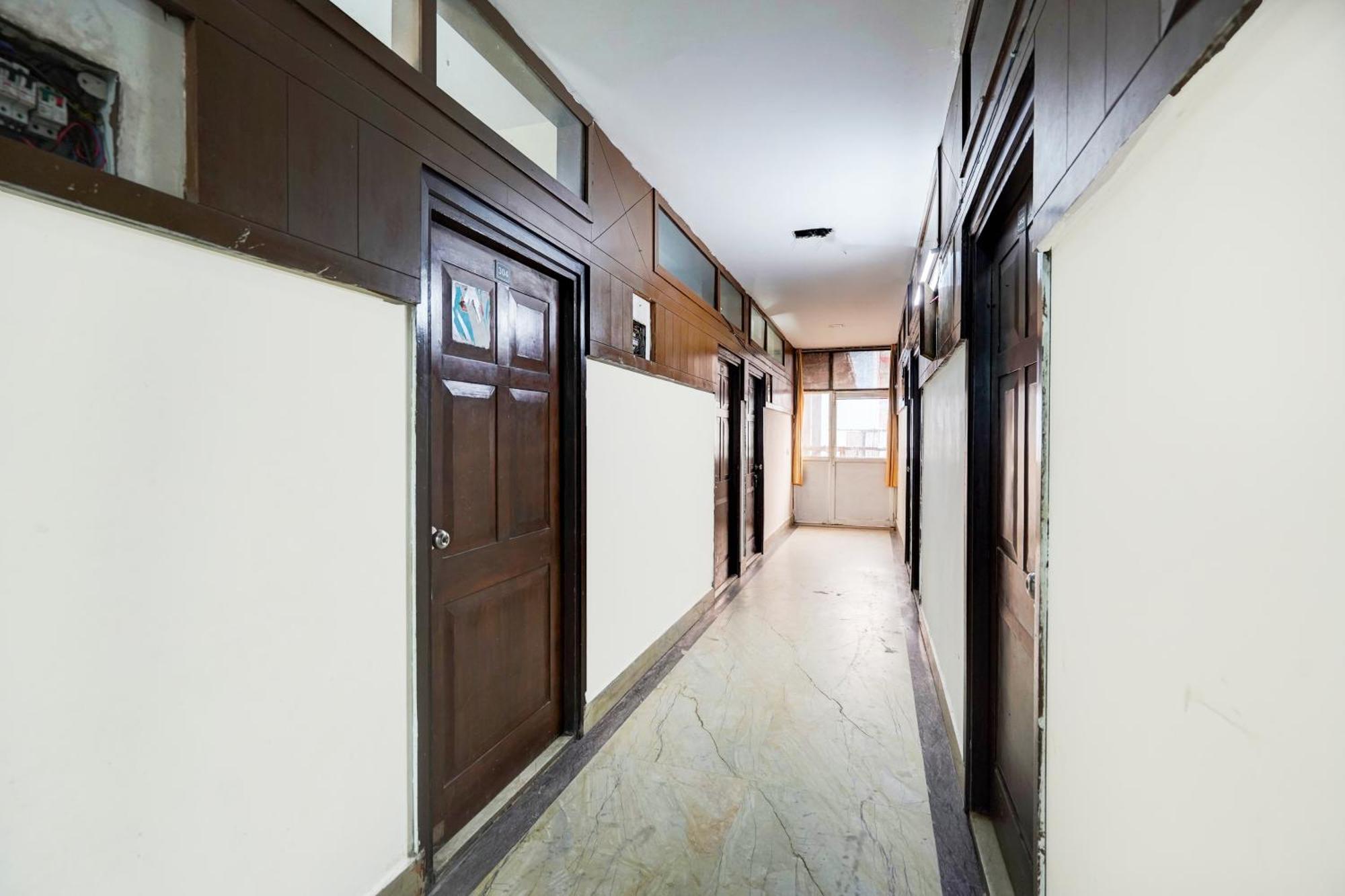 Hotel O Ashoka Inn Hotel Near Botanical Garden Нойда Экстерьер фото