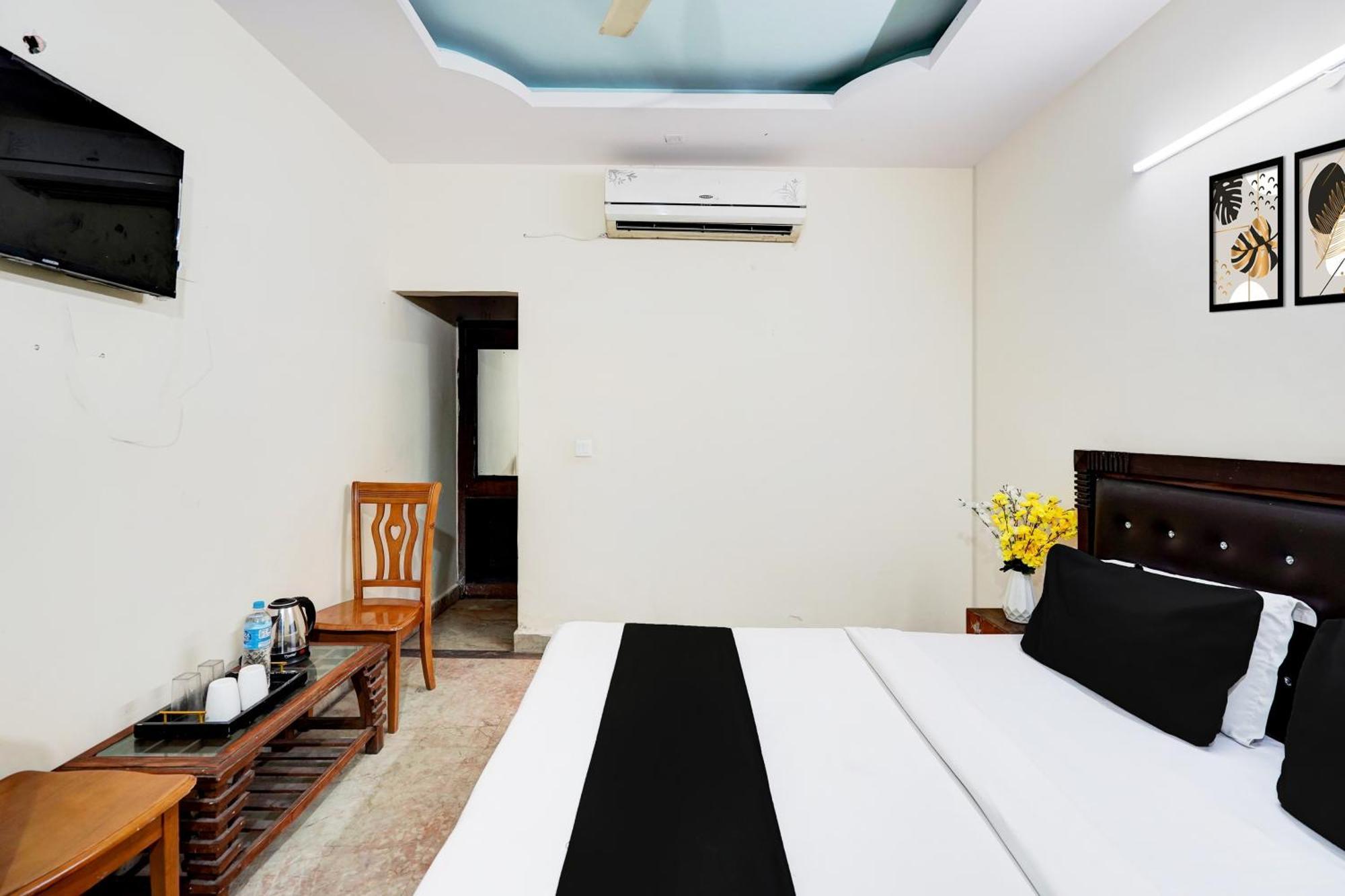 Hotel O Ashoka Inn Hotel Near Botanical Garden Нойда Экстерьер фото
